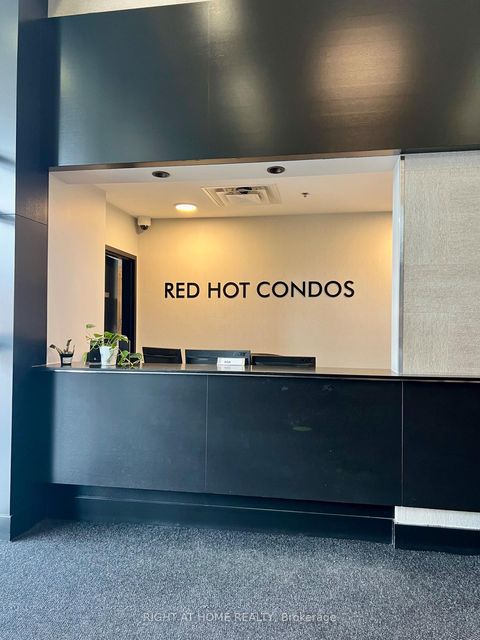 Photo 2 at 628 - 120 Dallimore Circle, Don Mills, Toronto