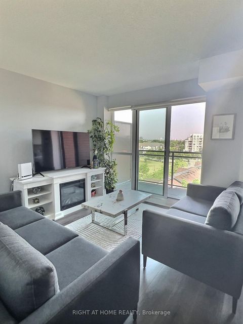 Photo 13 at 628 - 120 Dallimore Circle, Don Mills, Toronto