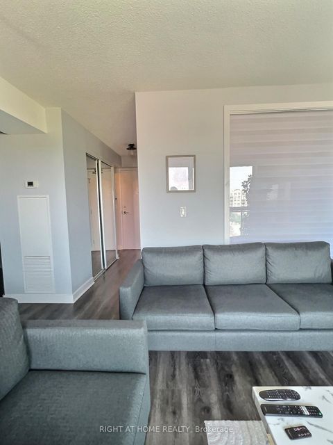 Photo 15 at 628 - 120 Dallimore Circle, Don Mills, Toronto