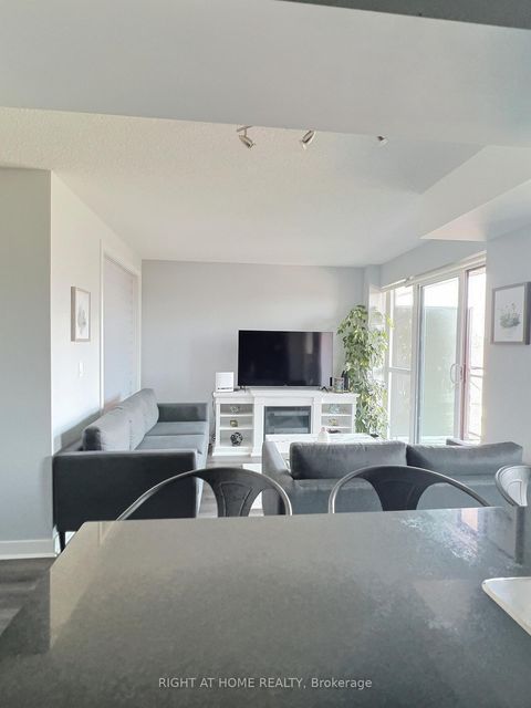 Photo 16 at 628 - 120 Dallimore Circle, Don Mills, Toronto