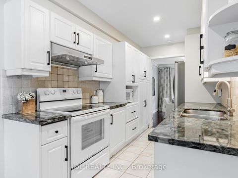 Photo 7 at 217 - 29 Scenic Mill Way, Windfields, Toronto