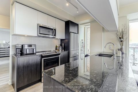 Photo 10 at 904 - 100 Eagle Rock Way W, Maple, Vaughan