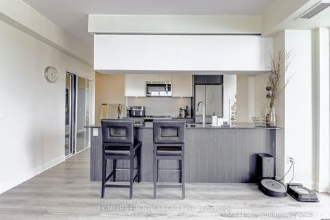 Photo 11 at 904 - 100 Eagle Rock Way W, Maple, Vaughan