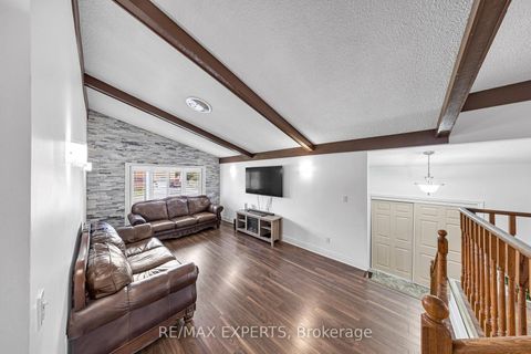 Photo 2 at 945 Nantyr Drive, Alcona, Innisfil
