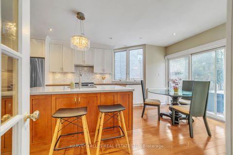 Photo 5 at 212 Glenayr Road, Forest Hill South, Toronto