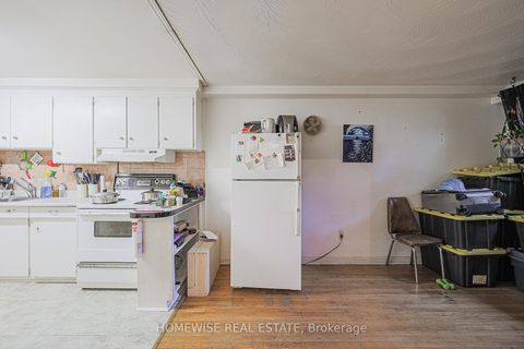 Photo 16 at 4 Lanark Avenue, Oakwood Village, Toronto