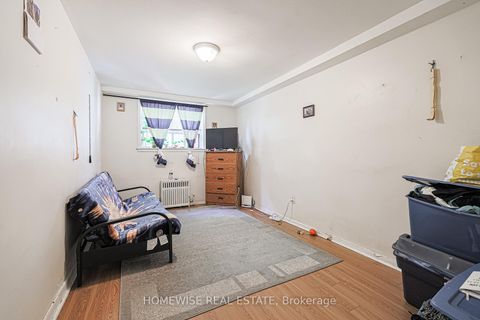 Photo 18 at 4 Lanark Avenue, Oakwood Village, Toronto