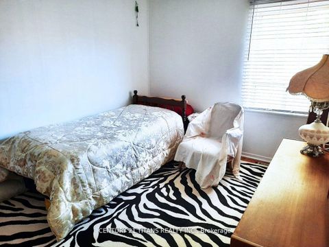 Photo 11 at 3 Saugeen Crescent, Kennedy Park, Toronto