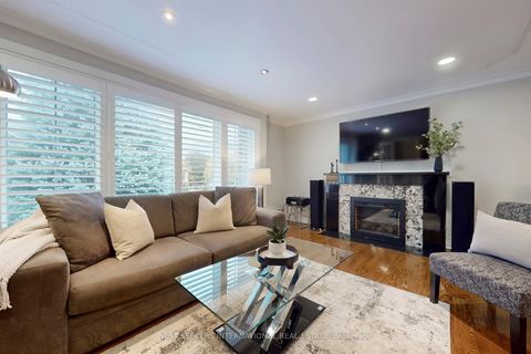 Photo 2 at 31 Mark Street, Aurora Village, Aurora