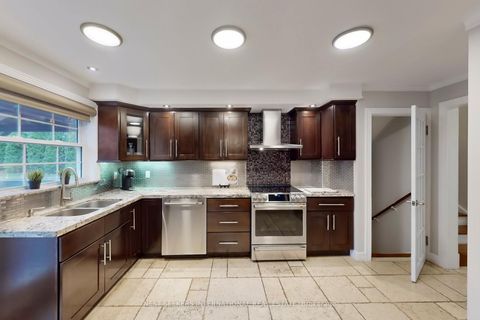 Photo 8 at 31 Mark Street, Aurora Village, Aurora