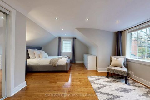 Photo 15 at 31 Mark Street, Aurora Village, Aurora