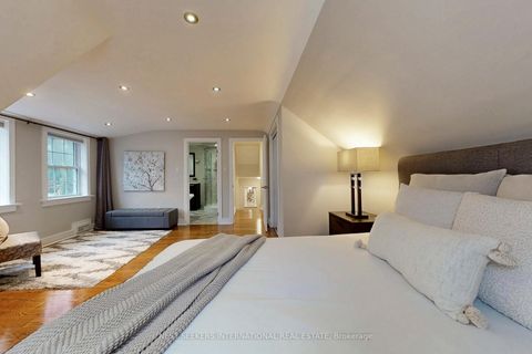 Photo 16 at 31 Mark Street, Aurora Village, Aurora