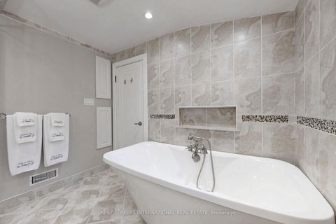 Photo 19 at 31 Mark Street, Aurora Village, Aurora