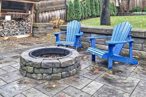 Photo 34 at 31 Mark Street, Aurora Village, Aurora