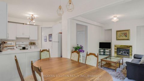 Photo 11 at 86 Lebovic Drive, Oak Ridges Lake Wilcox, Richmond Hill