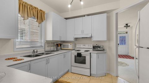 Photo 13 at 86 Lebovic Drive, Oak Ridges Lake Wilcox, Richmond Hill