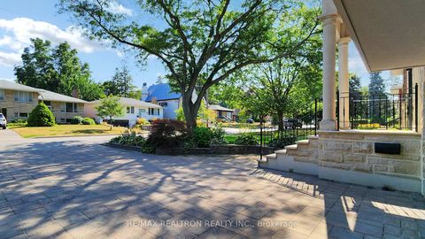 Photo 2 at 128 Betty Ann Drive, Willowdale West, Toronto