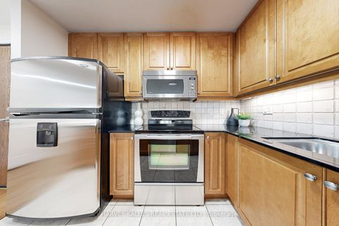 Photo 8 at 405 - 4620 Highway 7, East Woodbridge, Vaughan