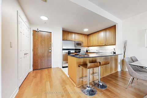 Photo 9 at 405 - 4620 Highway 7, East Woodbridge, Vaughan