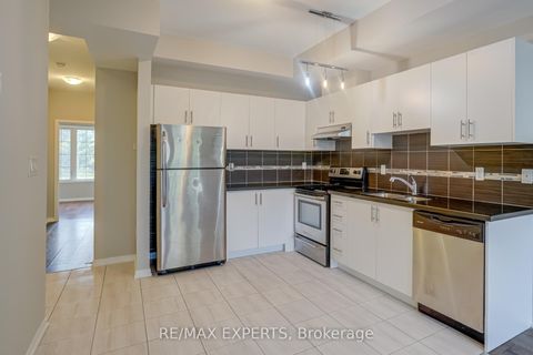 Photo 16 at D07 - 26 Bruce Street, East Woodbridge, Vaughan