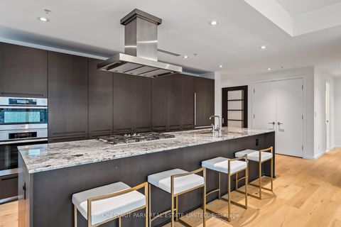 Photo 2 at 2906 - 180 University Avenue, Bay Street Corridor, Toronto