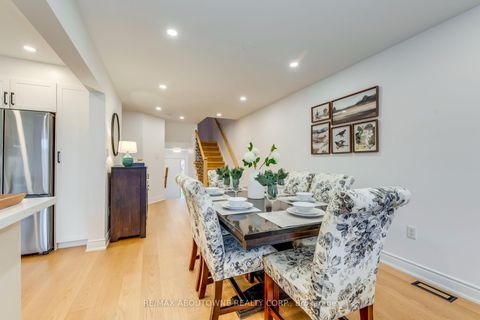 Photo 8 at 2246 Fairbairn Court, WM Westmount, Oakville