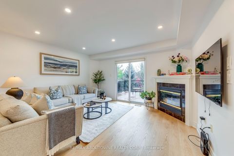 Photo 10 at 2246 Fairbairn Court, WM Westmount, Oakville