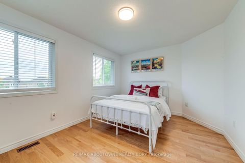 Photo 30 at 2246 Fairbairn Court, WM Westmount, Oakville