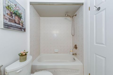 Photo 33 at 2246 Fairbairn Court, WM Westmount, Oakville