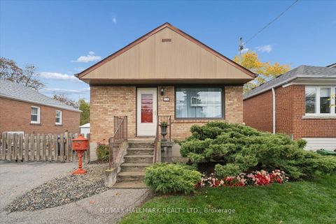 Photo 3 at 16 Park Street, Cliffside, Toronto