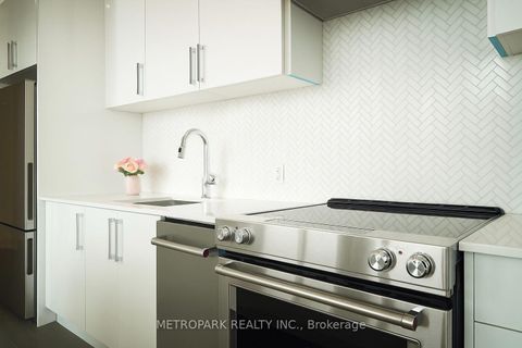 Photo 1 at PH111 - 8960 Jane Street, Concord, Vaughan