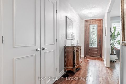 Photo 1 at 203 Centre Street W, Mill Pond, Richmond Hill