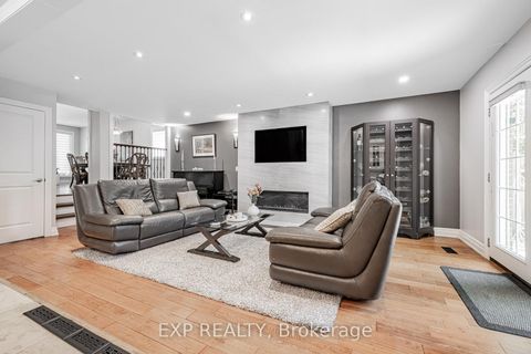 Photo 9 at 203 Centre Street W, Mill Pond, Richmond Hill