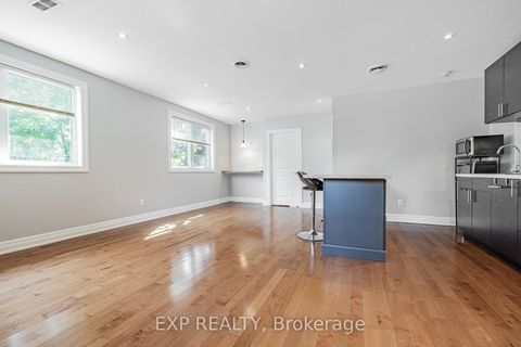 Photo 18 at 203 Centre Street W, Mill Pond, Richmond Hill