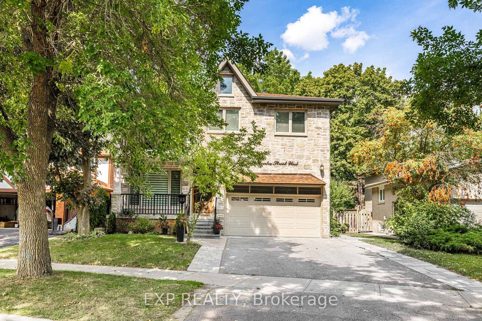 203 Centre Street W, Mill Pond, Richmond Hill 