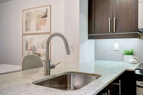 Photo 11 at 713 - 85 East Liberty Street W, Niagara, Toronto