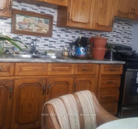 Photo 5 at 121 Pandora Circle, Woburn, Toronto