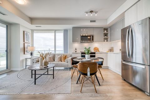 Photo 1 at 2007 - 25 Holly Street, Mount Pleasant West, Toronto