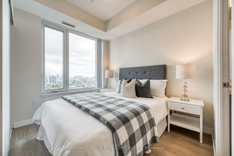 Photo 14 at 2007 - 25 Holly Street, Mount Pleasant West, Toronto