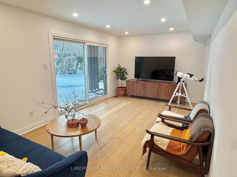 Photo 4 at 9 Alderdale Court, Don Mills, Toronto