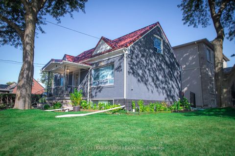 Photo 2 at 10 Yvonne Avenue, CFB, Toronto