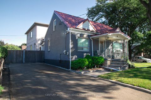 Photo 3 at 10 Yvonne Avenue, CFB, Toronto