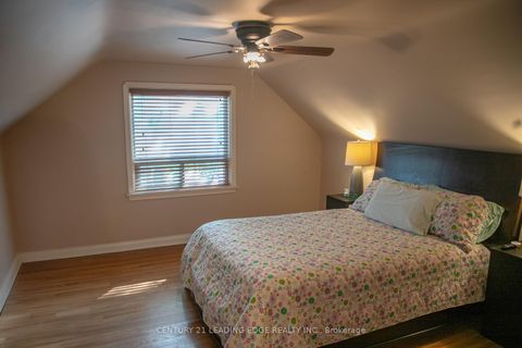 Photo 15 at 10 Yvonne Avenue, CFB, Toronto