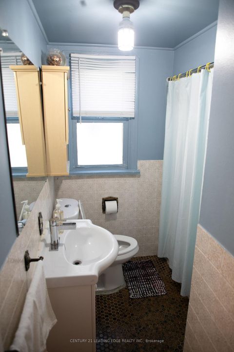 Photo 18 at 10 Yvonne Avenue, CFB, Toronto