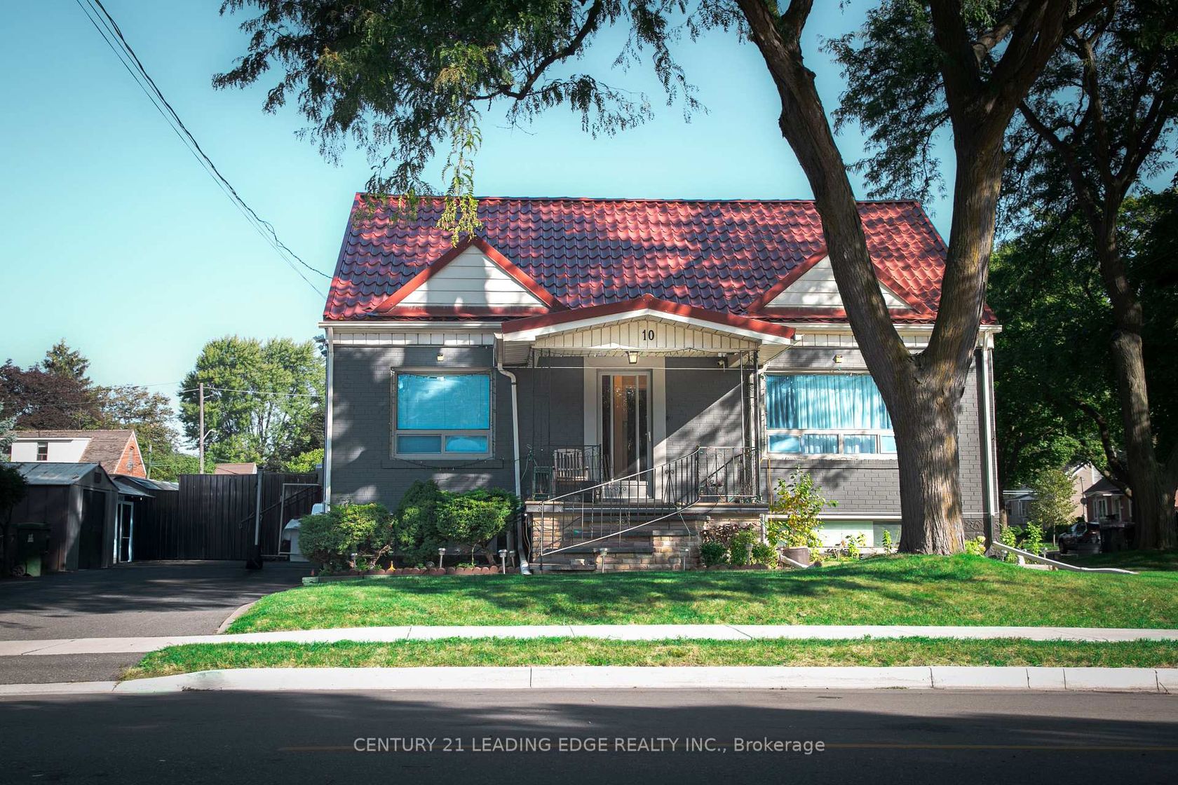 10 Yvonne Avenue, CFB, Toronto 