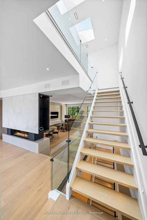 Photo 6 at 22 Divadale Drive, Leaside, Toronto