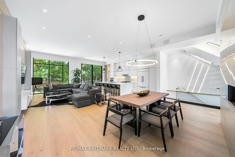 Photo 10 at 22 Divadale Drive, Leaside, Toronto