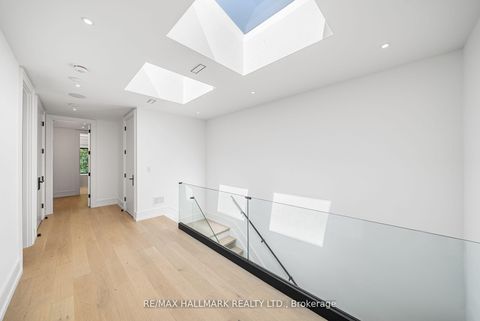 Photo 20 at 22 Divadale Drive, Leaside, Toronto