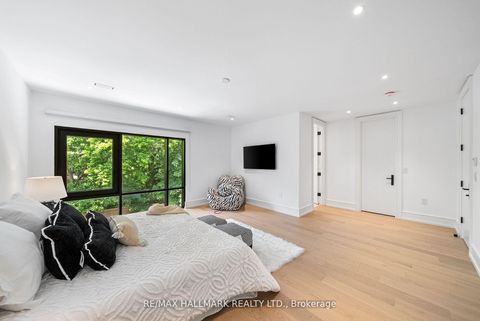 Photo 22 at 22 Divadale Drive, Leaside, Toronto