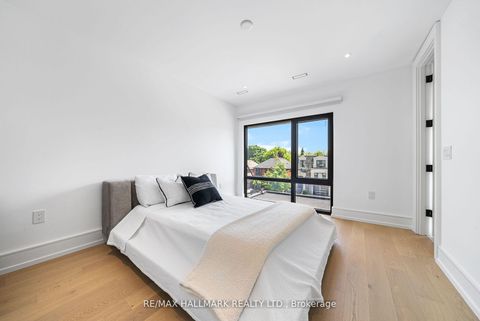 Photo 26 at 22 Divadale Drive, Leaside, Toronto